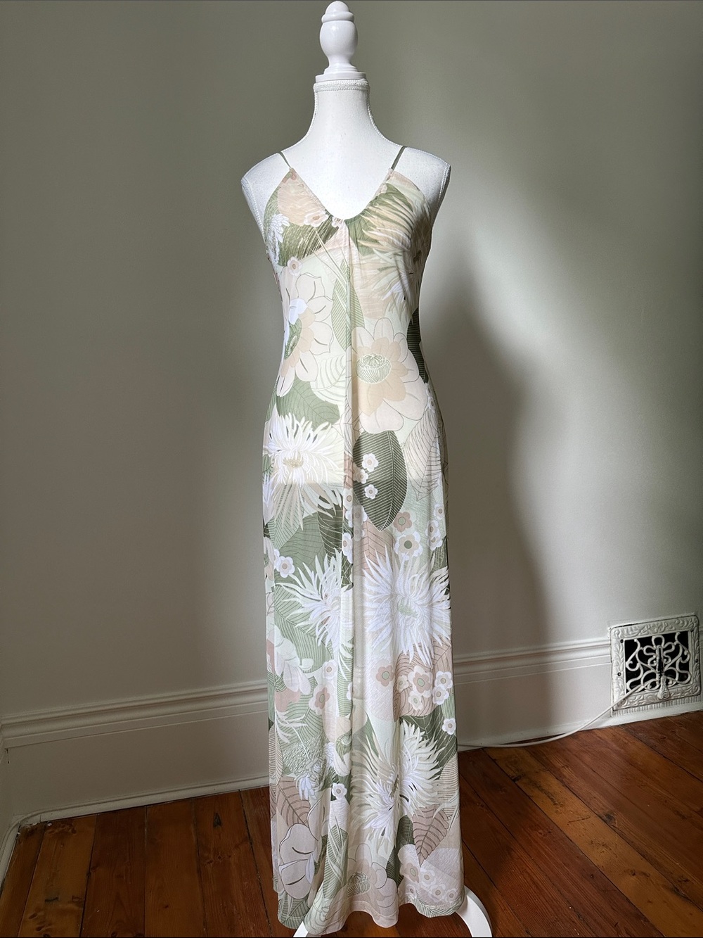 NWT SILK & SATIN Sheer Mesh Tropcial Floral Vacation Open Back Maxi Dress Medium